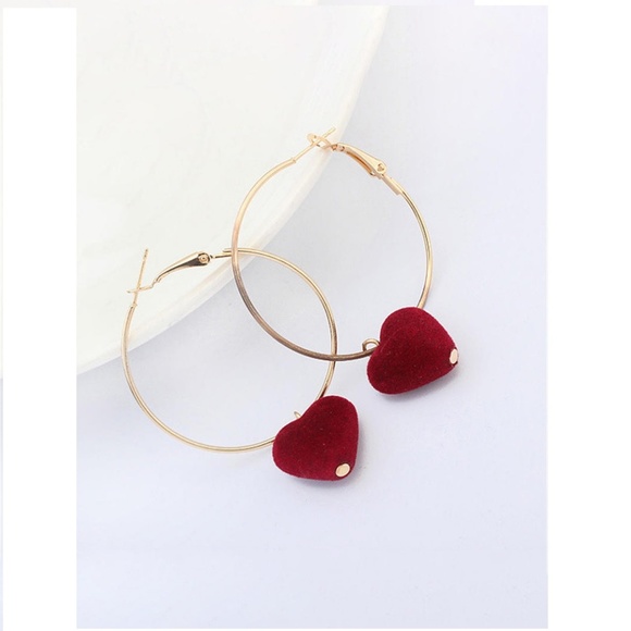 Velvet Heart Earrings Black or Red - Picture 4 of 4